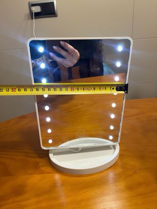 Specchio da trucco con luci LED