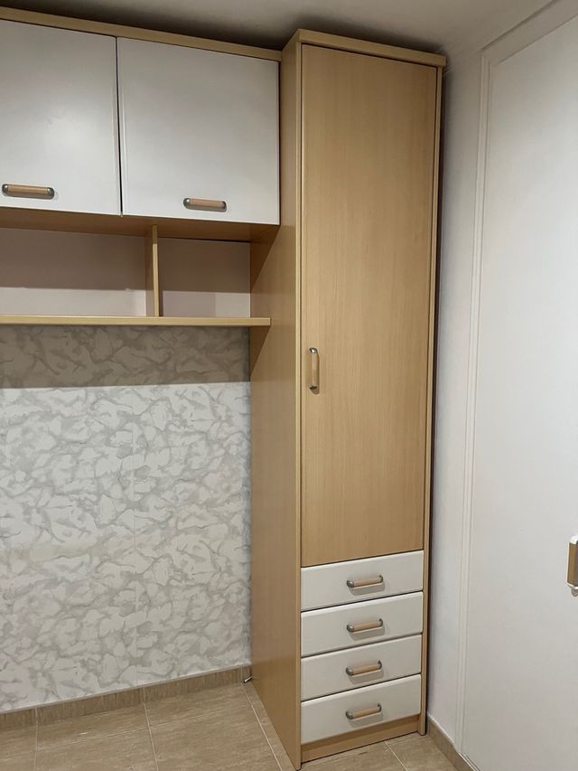 Armadi per camera da letto in legno e bianco