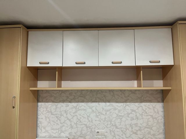 Armadi per camera da letto in legno e bianco