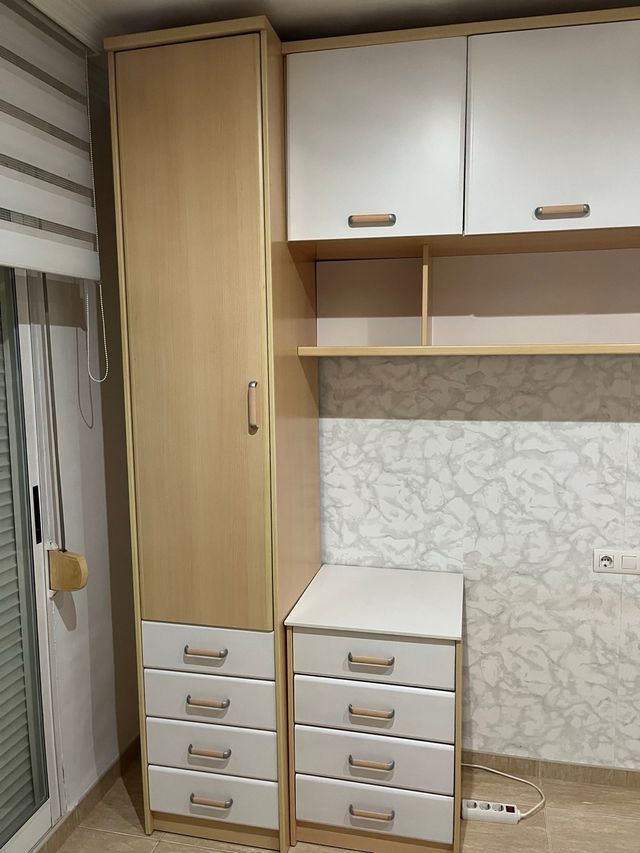 Armadi per camera da letto in legno e bianco