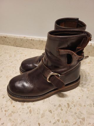 Botas de piel marrones Talla 39 y mochila