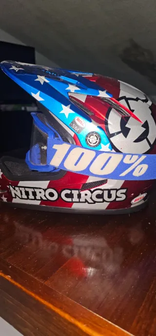 Casco Nitro Circus y gafas 100% infantil