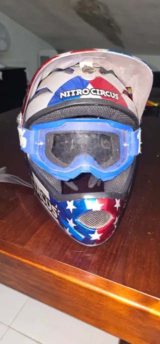 Casco Nitro Circus y gafas 100% infantil