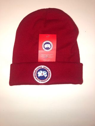 Gorro Canada Goose Rojo ( NEGOCIABLE)