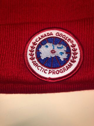 Gorro Canada Goose Rojo ( NEGOCIABLE)