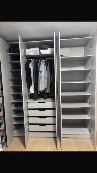 Armario modular gris y blanco Posib transporte