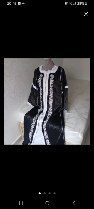 Takchita bordada negra y blanca talla única