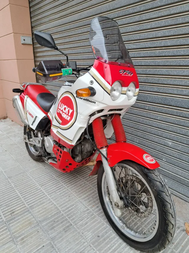 Lote 2 Cagiva Elefant 750 y 350. Escucho cambios.