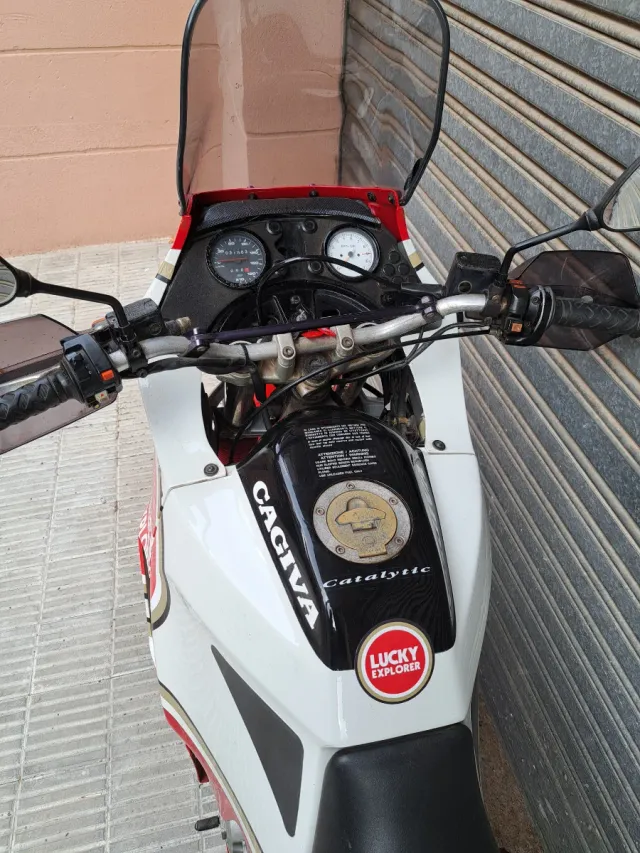 Lote 2 Cagiva Elefant 750 y 350. Escucho cambios.