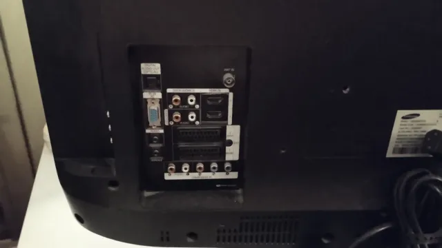 Samsung TV 32" NO SMART TV