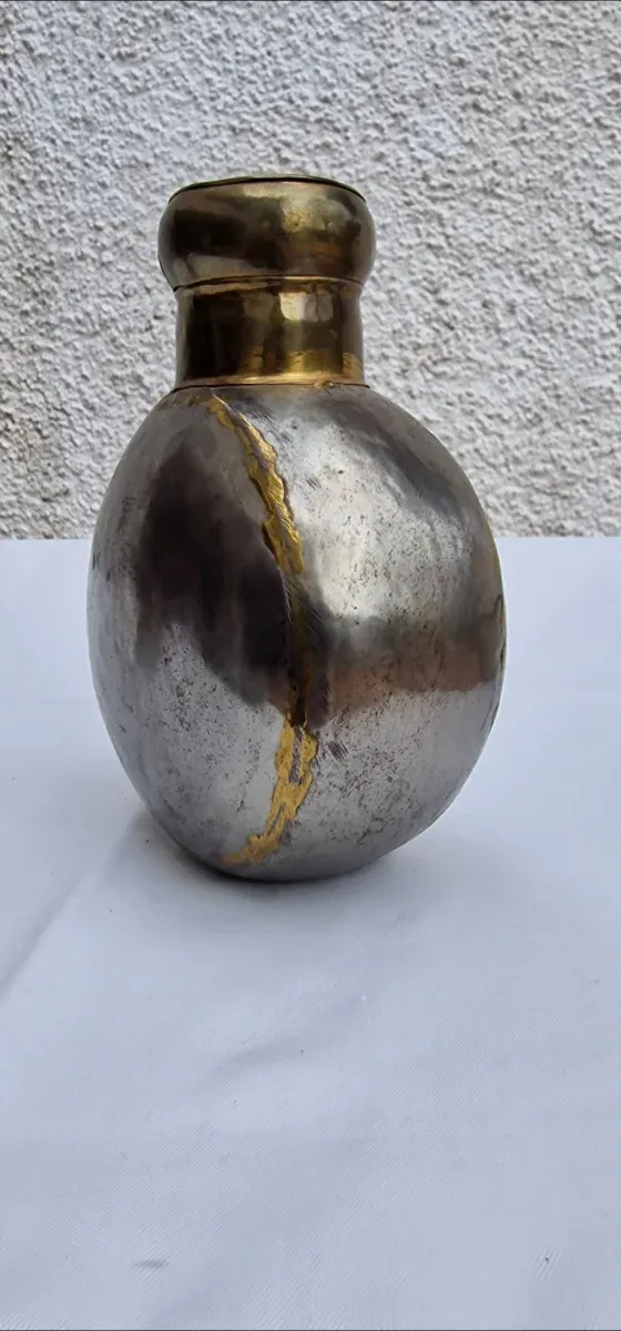 Jarrón Metálico Decorativo Dorado y Plateado