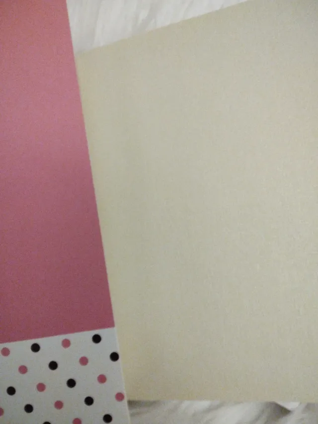 Set di cancelleria con tema Parigi e una libretta rosa