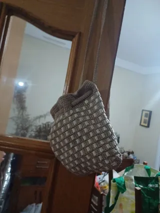 Bolso de fiesta beige tejido