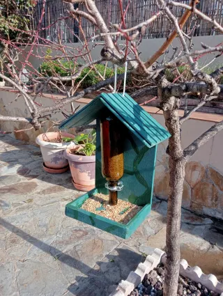 Comedero para pájaros casero