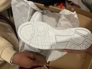 Zapatillas Asics Beige y Blancas