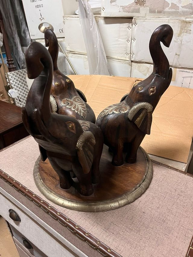 Centro de mesa elefantes madeira e metal