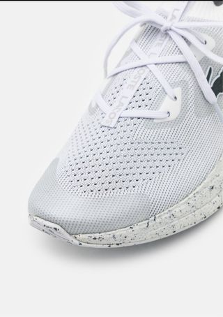 Zapatillas Lacoste Blancas y Grises