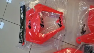 Kit Plásticos UFO Originales