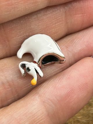 Charm para pulsera Pandora de plata y esmalte.