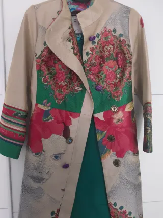 Gabardina Desigual Talla 44 Bordada
