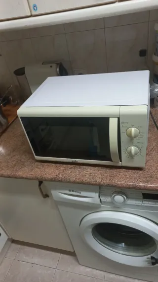 Microondas OK. CON GRILL.