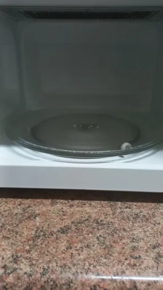 Microondas OK. CON GRILL.