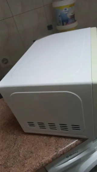 Microondas OK. CON GRILL.