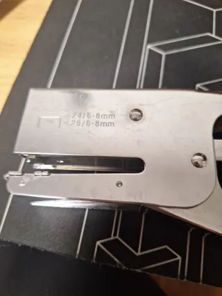 2 Grapadoras de Tenaza Metálicas