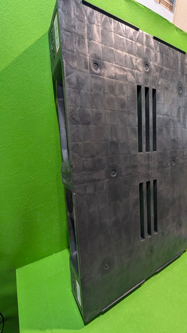 Palet plástico 80x120 cm, 3 patines