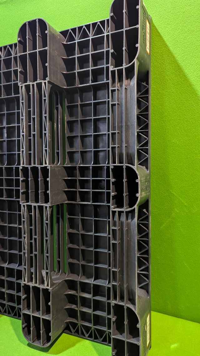 Palet plástico 80x120 cm, 3 patines