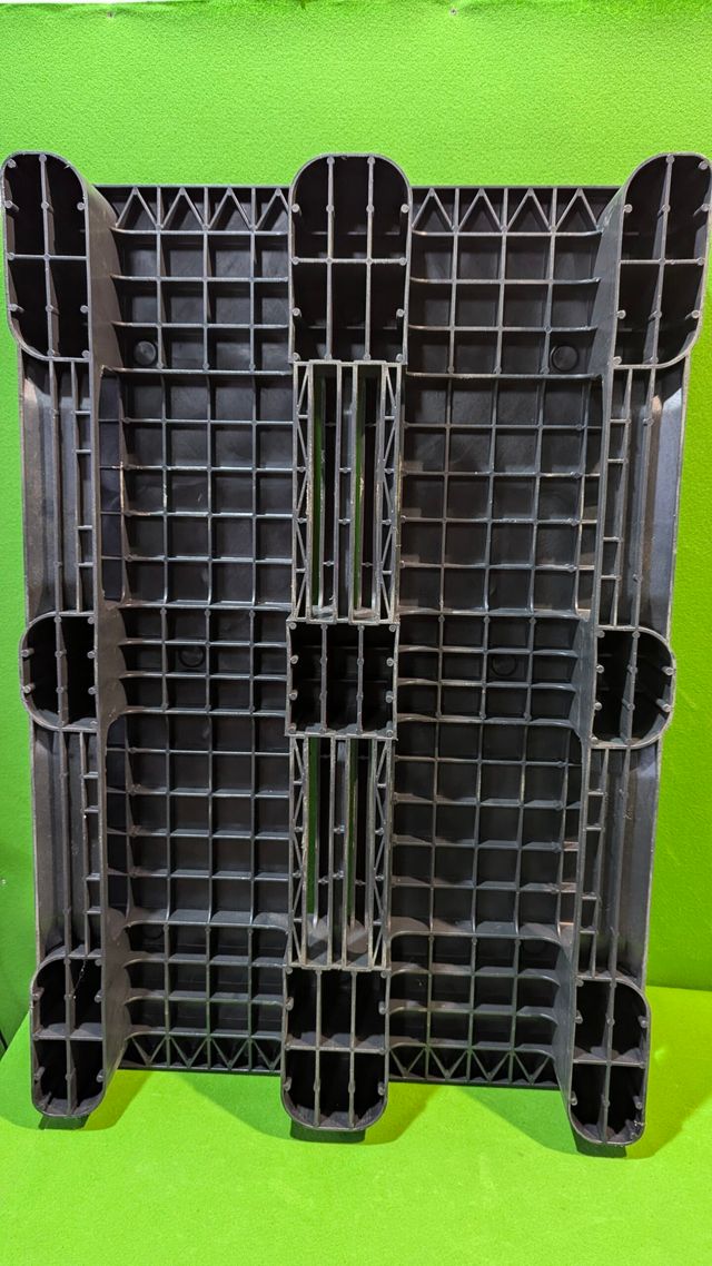Palet plástico 80x120 cm, 3 patines