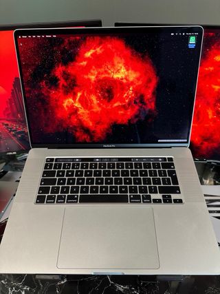 MacBook Pro i9 16GB RAM/500GB SSD/ 2019 16”