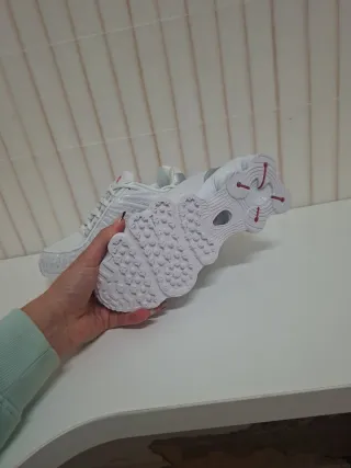 Nike Shox Blancas y Plateadas