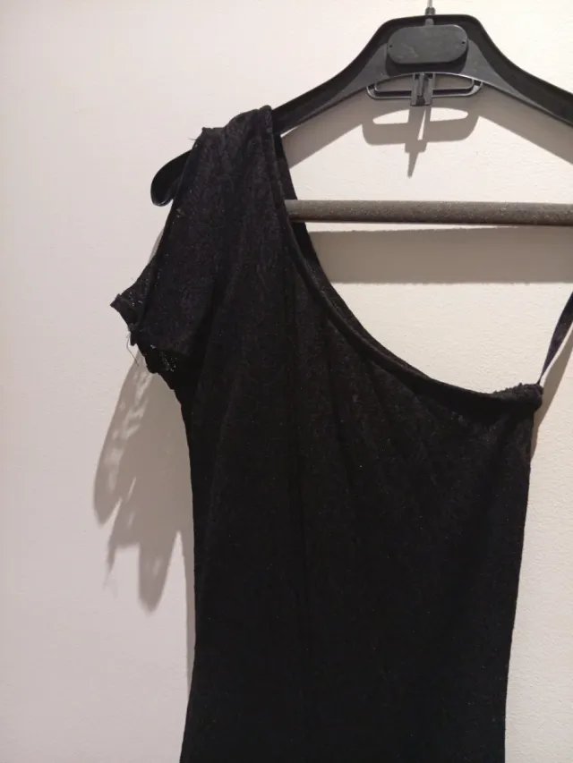 Vestido fiesta negro asimétrico