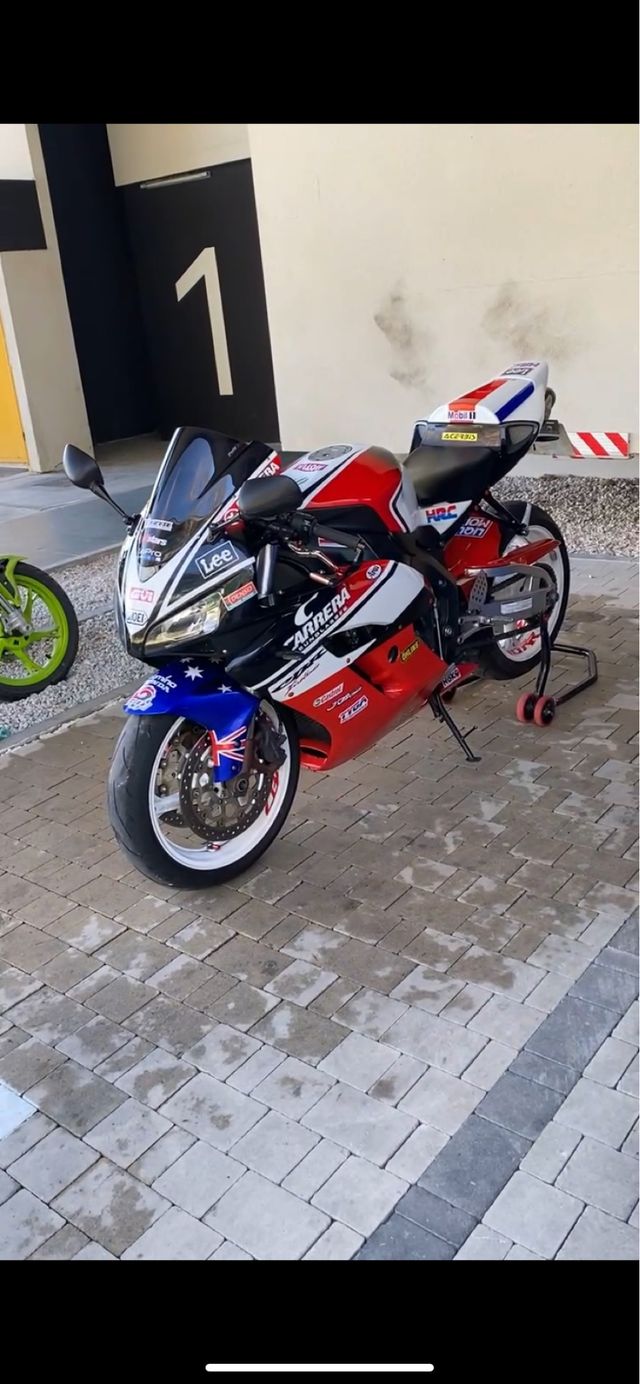 Honda CBR 1000RR 2004