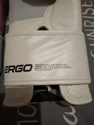 Guantes de Boxeo Rosa ADVANCE con vendas Leone