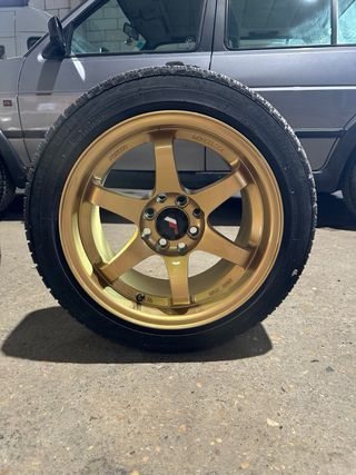 Llantas Japan Racing J3 15” con neumáticos nuevos