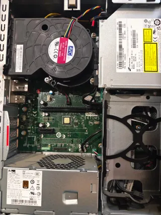 Lenovo ThinkCentre M70s i5 10400 8gb RAM 240gbnmve