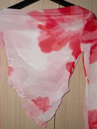 Top tul manga larga floral