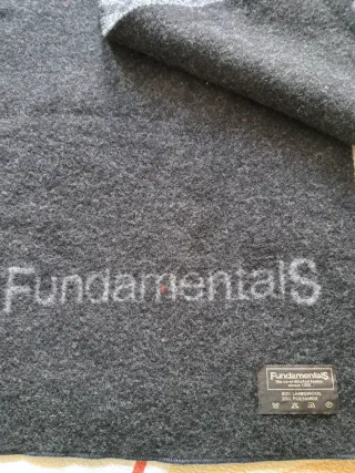 Sciarpa Fundamentals in lana grigia