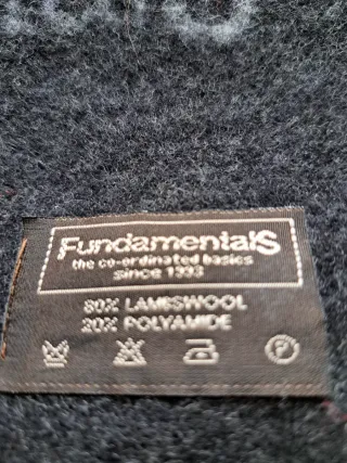 Sciarpa Fundamentals in lana grigia