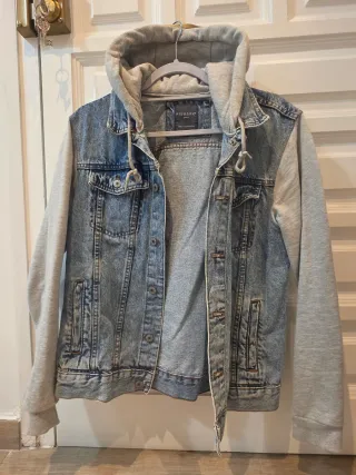 Chaqueta vaquera Primark con capucha