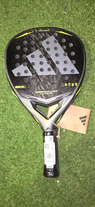 Adidas Arrow Hit Carbon