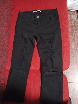 Vaqueros negros rotos Talla 36