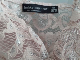 Top Bershka encaje rosa salmón y plateado Talla XS