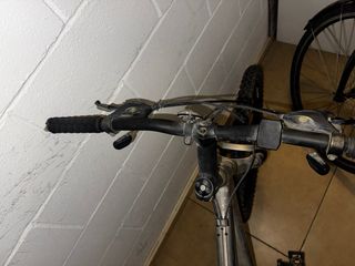 Bicicleta Trek 4300 SL Gris