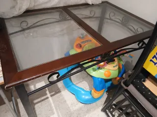 Mesa de cristal con 4 sillas