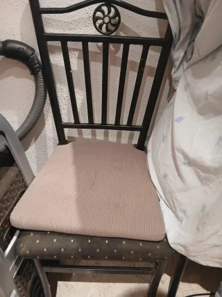 Mesa de cristal con 4 sillas