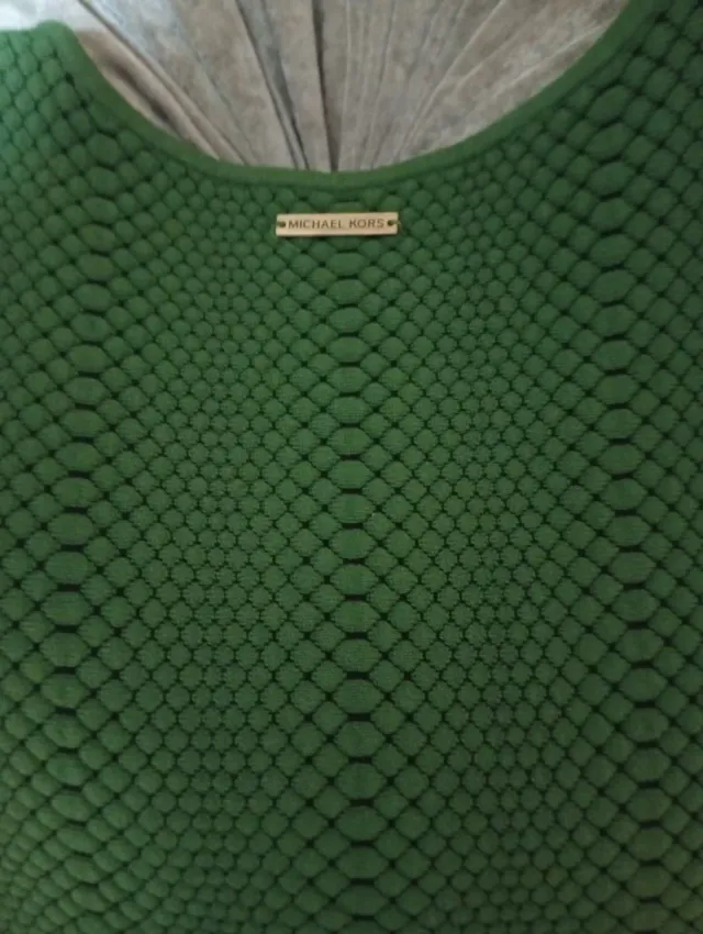 Vestido Michael Kors verde entallado