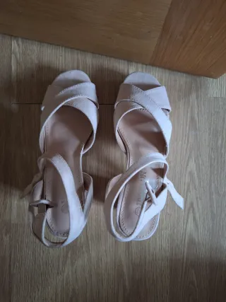 Sandalias de tacón rosa